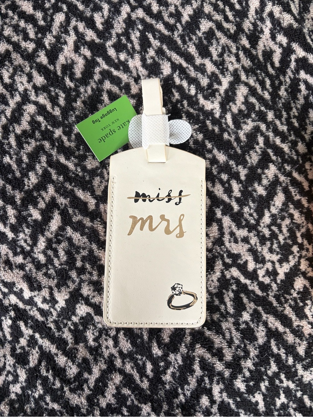 kate spade Cream Leather Luggage Tag with Gold Logo